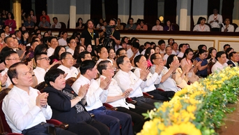 កាសែតតំណាងប្រជាជនរៀបចំកម្មវិធីសិល្បៈពិសេស 'Ba Dinh Sunshine'