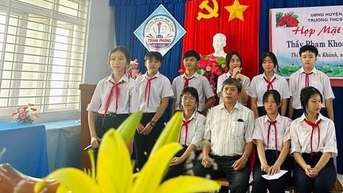 Thiếu giáo viên nhưng không được ký hợp đồng