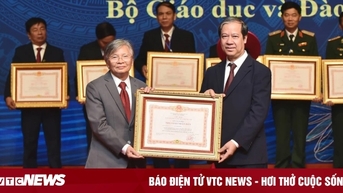 គ្រូបង្រៀនជាង 1000 នាក់បានទទួលងារជាគ្រូបង្រៀនប្រជាជន និងគ្រូឆ្នើម។