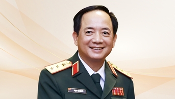 13대 당 중앙위원회 신임 서기 Trinh Van Quyet 중장의 약력