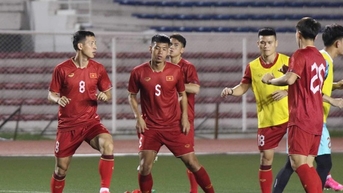 Hùng Dũng mong khán giả không bị ám ảnh bởi những thất bại của đội tuyển Việt Nam