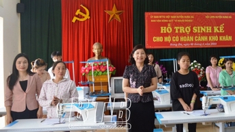 Trao sinh kế “đuổi” cái nghèo