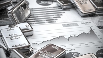 Bạc suy yếu từ mức đỉnh gần 4 tháng