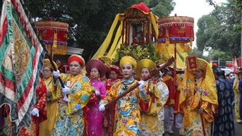 សញ្ញាប័ត្រ ប័ណ្ណ និងទូកជាង ៨០ បានចុះឈ្មោះចូលរួមពិធីបុណ្យ Dien Hue Nam