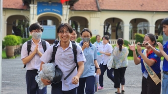Bài giải gợi ý 24 mã đề môn tiếng Anh thi tốt nghiệp THPT