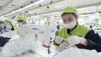 Lương tối thiểu vùng tăng lên gần 5 triệu đồng/tháng