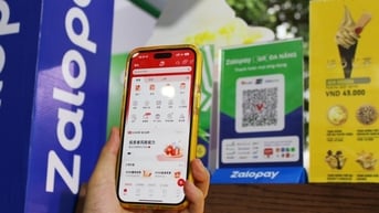 Khách quốc tế tới Việt Nam thanh toán không cần đổi tiền mặt