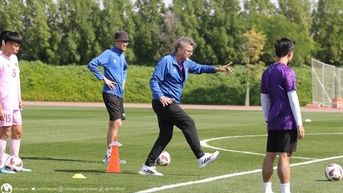 HLV Troussier cần thúc đẩy đội tuyển Việt Nam vượt ngưỡng trước Iraq