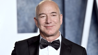 Jeff Bezos bán 2 tỷ USD cổ phiếu Amazon