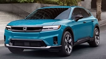 Xe sử dụng năng lượng sạch sẽ dán tem màu xanh trên biển số từ 2025