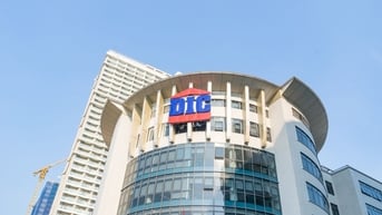 Bà Lê Thị Hà Thành nhận thừa kế cổ phiếu; thực hư công nhân rời nhà máy lúc bão