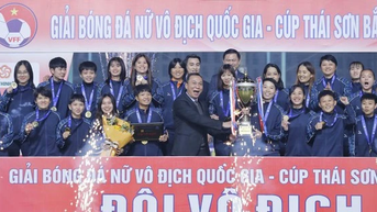 Liên tiếp vô địch quốc gia, CLB nữ TP.HCM nguy cơ mất ngôi sao vì thiếu tiền