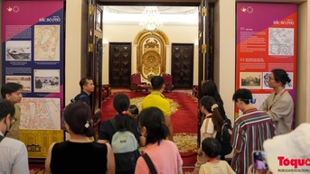 អ្នកទស្សនាជិត 300.000 នាក់ចូលរួមមហោស្រពការរចនាច្នៃប្រឌិតហាណូយឆ្នាំ 2024