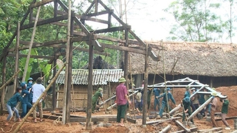 ស្នើសុំ​ការ​បញ្ចេញ​ធនធាន​ជា​បន្ទាន់​ដើម្បី​លុប​បំបាត់​ផ្ទះ​បណ្ដោះអាសន្ន និង​ដែល​ខូច​ខាត