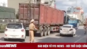 Truy tìm tài xế lùi ô tô bỏ chạy để trốn kiểm tra nồng độ cồn trên Quốc lộ 18