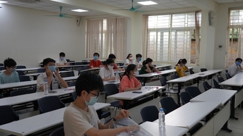 Cao nhất 1 'chọi' 10 vào Trường THPT chuyên Khoa học tự nhiên