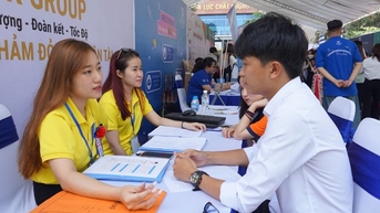 ហេតុអ្វី​បាន​ជា​វៀតណាម​នៅ​ខ្វះ​បុគ្គលិក IT រាប់​សែន​នាក់?