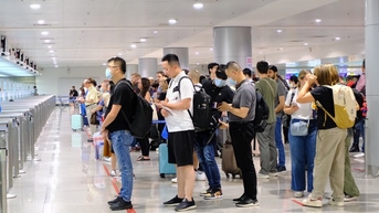 Visa đã mở, vẫn chưa hết lúng túng