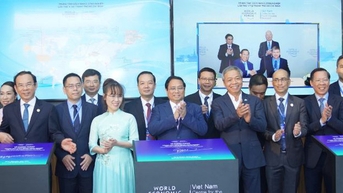 Thủ tướng gửi gắm 20 chữ nhân dịp khánh thành Trung tâm cách mạng công nghiệp 4.0
