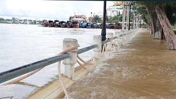Cần Thơ: Xây tường, đắp bao cát suốt 1km ngăn nước sông tràn vào bến Ninh Kiều