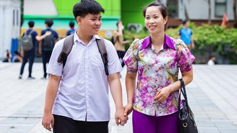 សិស្សហាណូយ 104,000 នាក់ប្រកួតប្រជែងដើម្បីចូលរៀននៅសាលាសាធារណៈថ្នាក់ទី 10