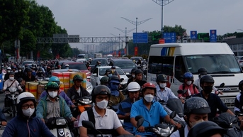 Khổ sở vì thường xuyên bị kẹt cứng trên các tuyến đường cửa ngõ Tây