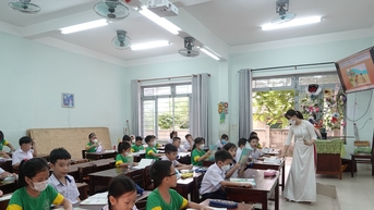 Bệnh đau mắt đỏ bùng phát tại miền Trung