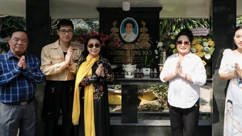 វិចិត្រករប្រជាជន Bach Tuyet រំលឹករឿងចាស់ៗអំពីគ្រូបង្រៀនរបស់នាង សិល្បករប្រជាជន Phung Ha និងសិល្បករកិត្តិយស Thanh Nga ។