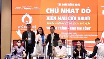 Hàng trăm bác sỹ, nhân viên y tế Bệnh viện Đa khoa Hồng Ngọc hiến máu cứu người