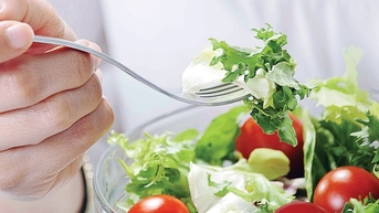 Ăn rau trước bữa ăn giúp giảm đường huyết