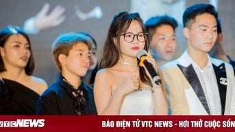 Rời đồng phục, học sinh lớp 12 diện đồ thời trang dự tiệc chia tay cuối cấp