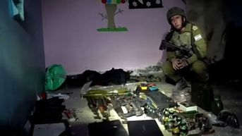 Israel tìm thấy vũ khí và dấu hiệu của các con tin ở bệnh viện Gaza