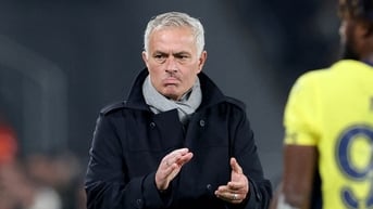 Mourinho trên đường trở lại giải Ngoại hạng Anh giữa cơn bão sa thải HLV