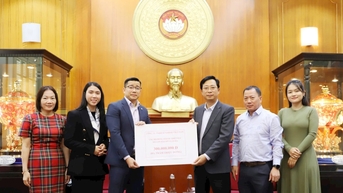 Thêm nguồn lực giúp người dân vùng lũ tái thiết cuộc sống