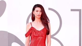 Những diva thực sự trên thảm đỏ Venice 2024 gọi tên Jung Ho Yeon, Cate Blanchett...