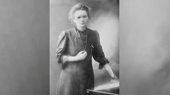 Tại sao Marie Curie được chôn cất trong quan tài lót chì?