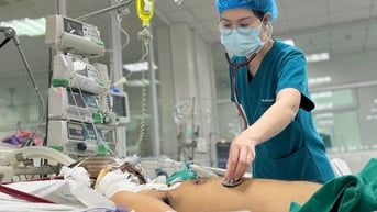 Người đàn ông lái máy xúc nguy kịch vì bị vi khuẩn "ăn thịt người" tấn công