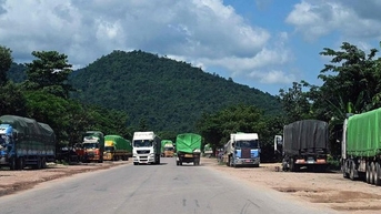 Nhóm vũ trang đụng độ quân đội Myanmar trên tuyến đường thương mại lớn
