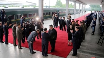 Thủ tướng Nhật Bản thay 2 "tướng", Tổng thống Putin ca ngợi quan hệ Nga-Trung, Belarus đóng cửa sứ quán tại Slovakia
