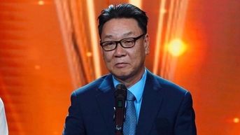 Thầy Hàn Quốc của Hoàng Xuân Vinh được tái ký bao lâu, mục tiêu cụ thể là gì?