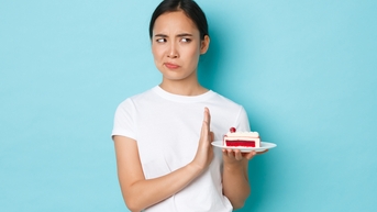 Ăn gì gây rối loạn nội tiết tố nữ?