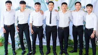 Vợ chồng nghèo "tay trắng" nuôi 7 con trai vào đại học