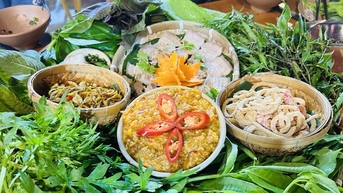 Đừng vì bận rộn ngày tết mà quên ăn...