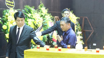 Thường trực Ban Bí thư Lương Cường và nhiều lãnh đạo viếng phu nhân Đại tướng Võ Nguyên Giáp