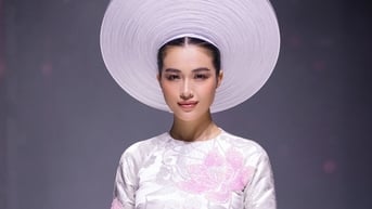 Én nhạn hiệp đôi cảm hứng từ Dạ cổ hoài lang, bộ sưu tập tựa như một vở cải lương