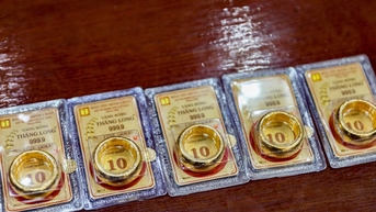 Vàng nhẫn tăng dựng đứng 700.000 đồng/lượng, tiến sát giá vàng miếng
