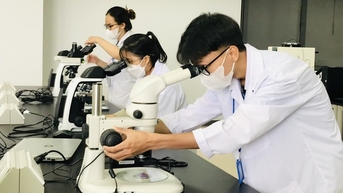 대학 간 협력 네트워크를 통해 102명의 국제 석사 학위 취득