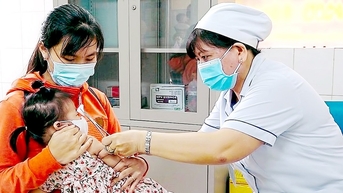 Thêm hơn 250.000 liều vaccine “5 trong 1” cho trẻ dưới 1 tuổi