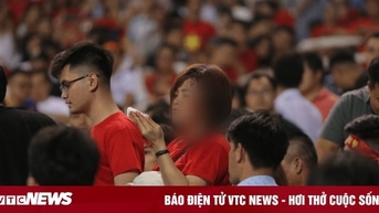 Nữ cổ động viên đổ máu trên khán đài trận Việt Nam vs Indonesia