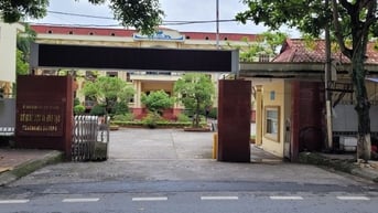 Một số trường hoãn nhận học sinh vào 10